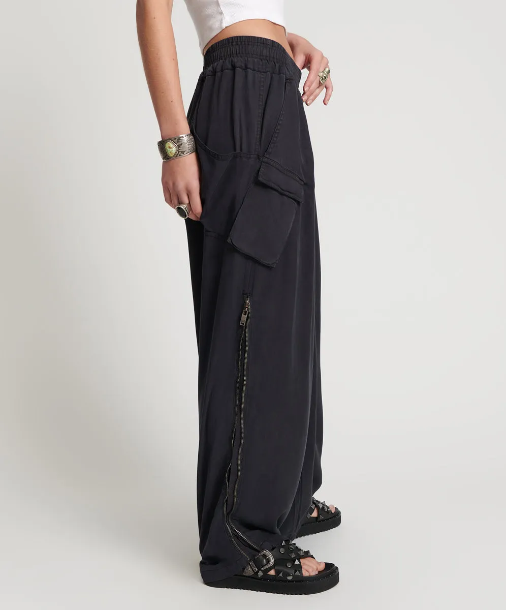 CHARCOAL TENCEL ZIPPED PARACHUTE PANTS