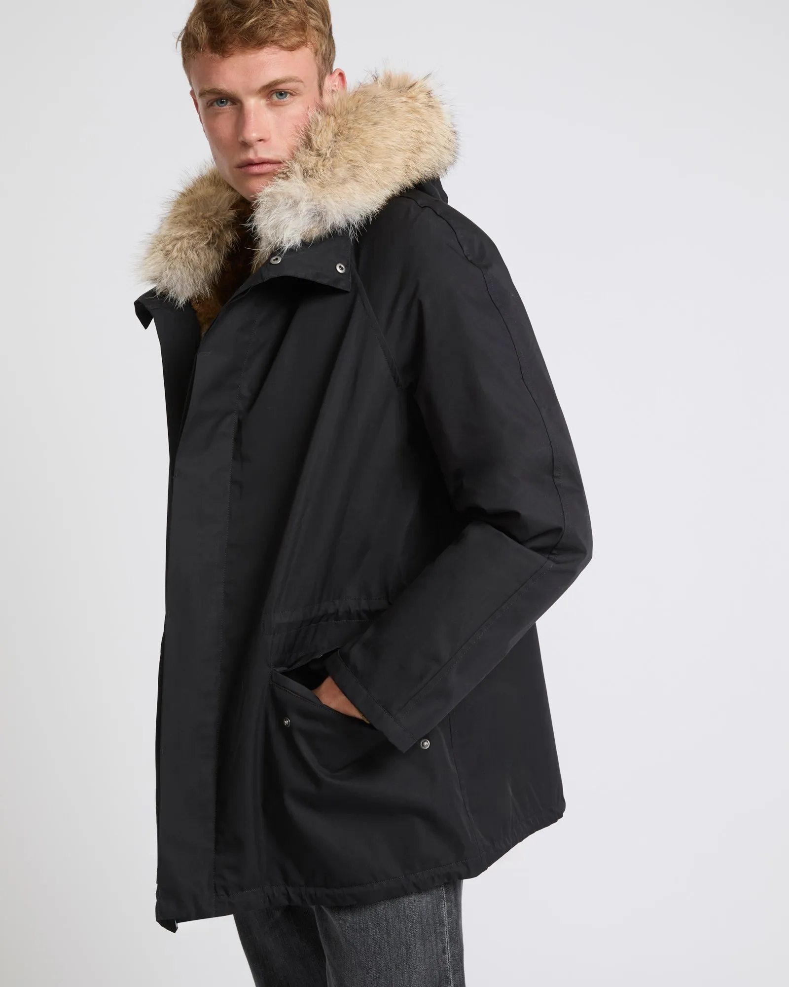 Short iconic parka in technical cotton and fur