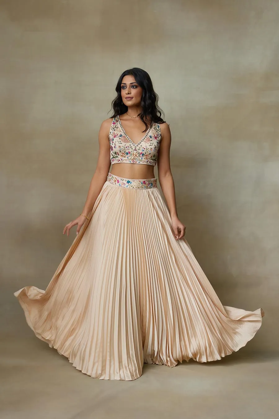 Toosh Stary Embroidered Blouse, Skirt & Cape Set