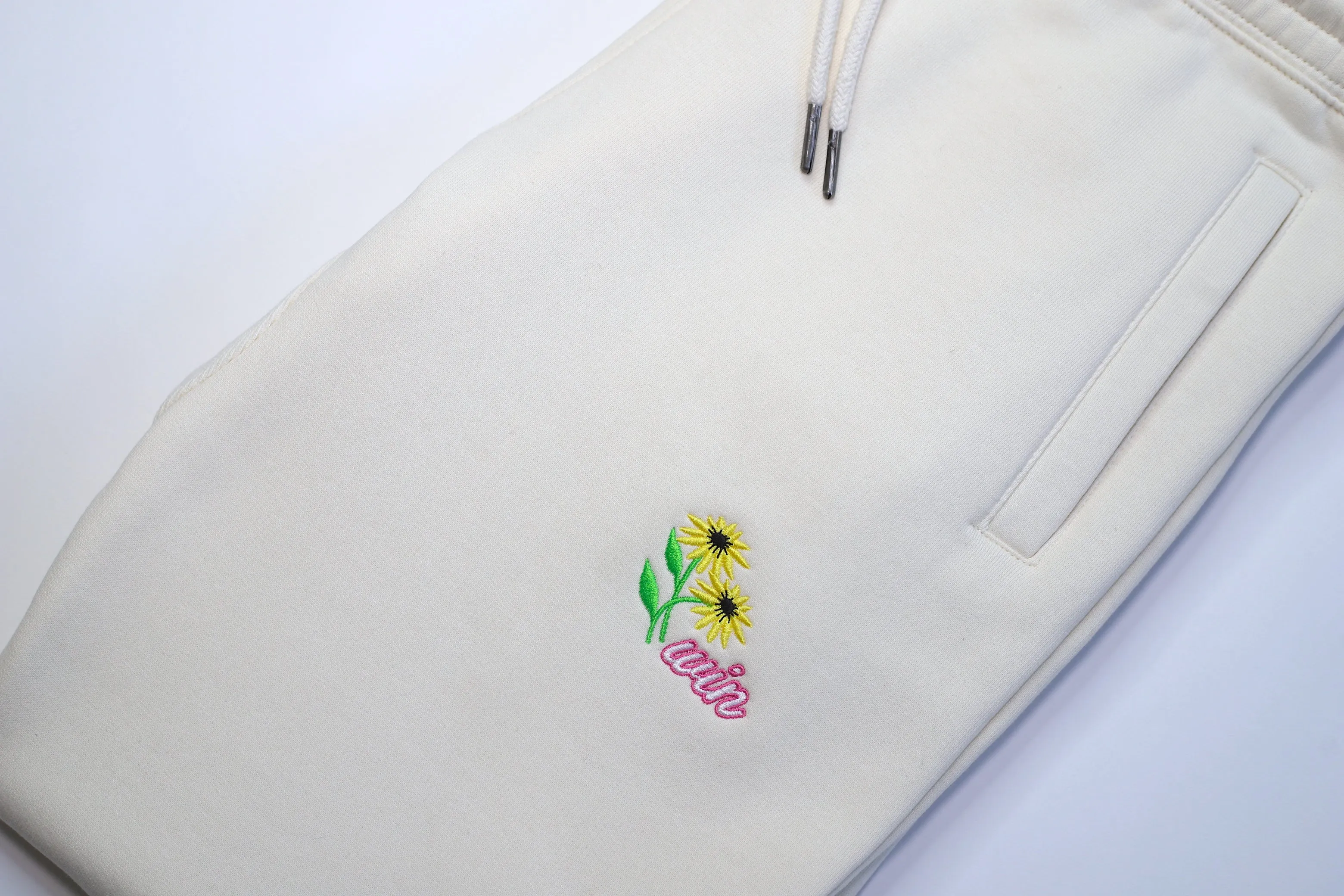 Win Easter Cuffed Sweatpants - Natural